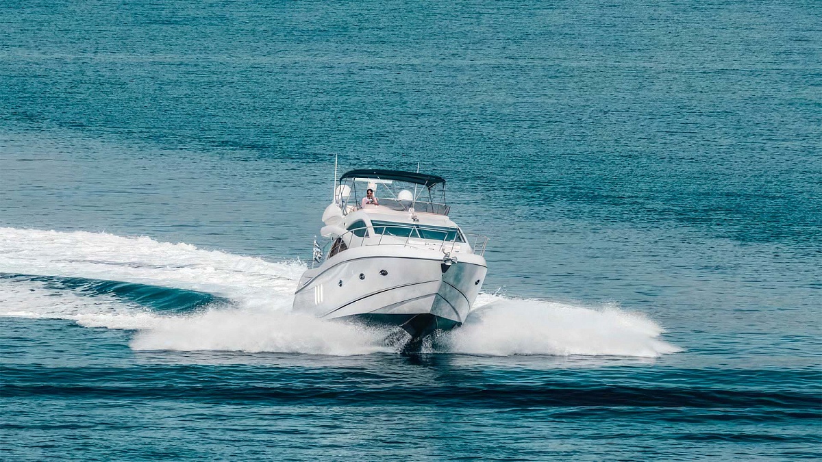 Аренда моторной яхты Sunseeker Manhattan 54 в Миконосе